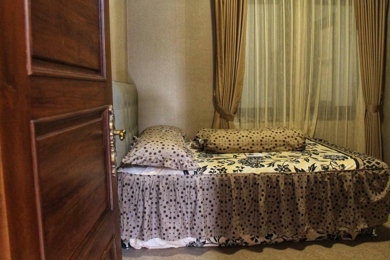 Fernasya House Villa Yogyakarta Exterior foto