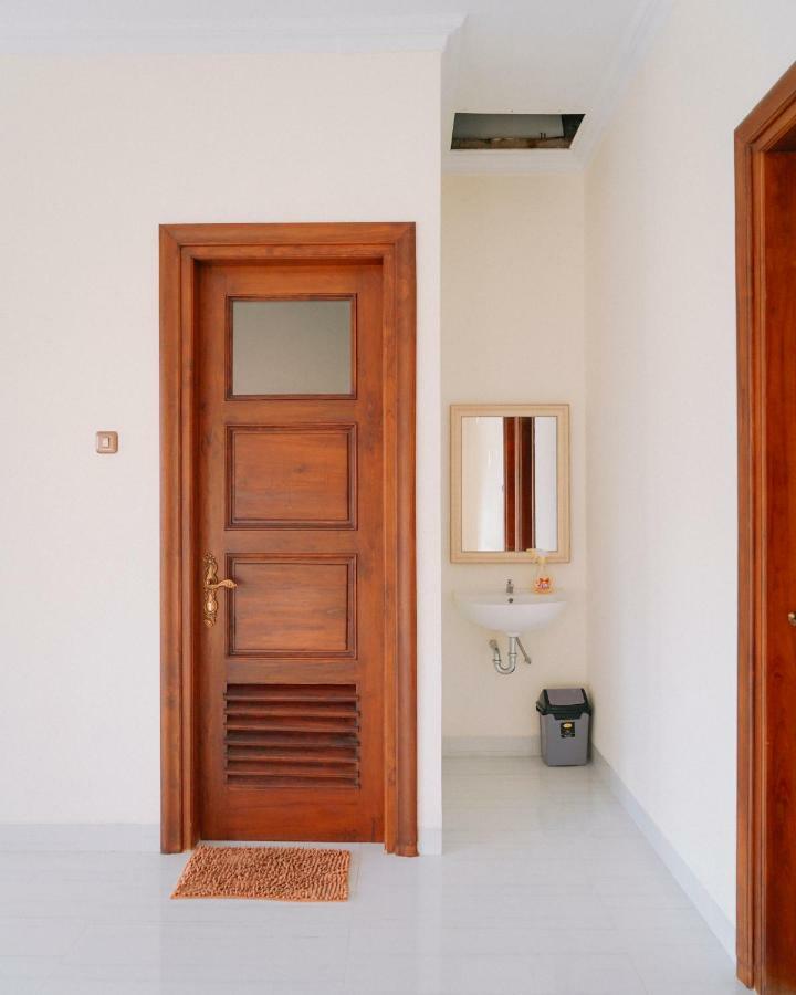 Fernasya House Villa Yogyakarta Exterior foto